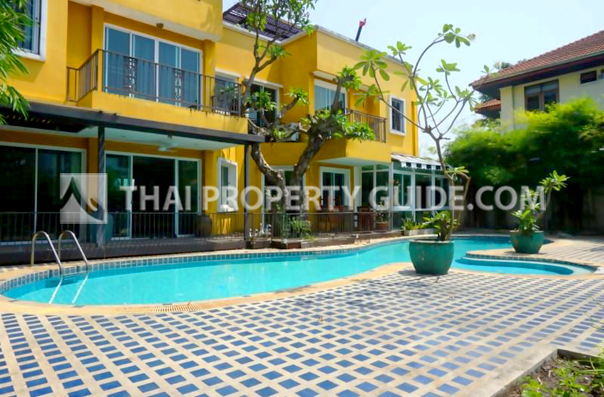House for rent in Bangnatrad