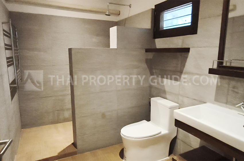 House in Chaengwattana (near Nichada Thani) 