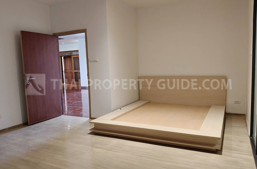 House in Chaengwattana (near Nichada Thani) 