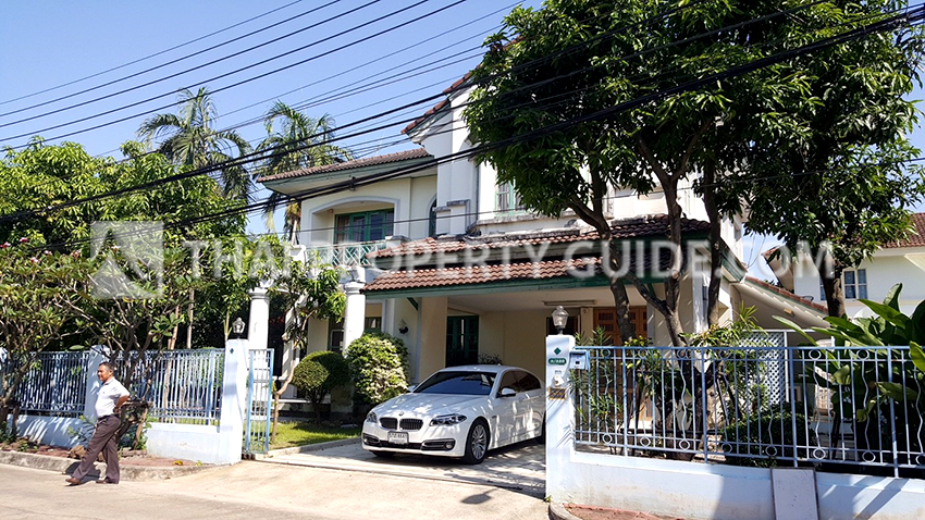 House for rent in Lat Phrao