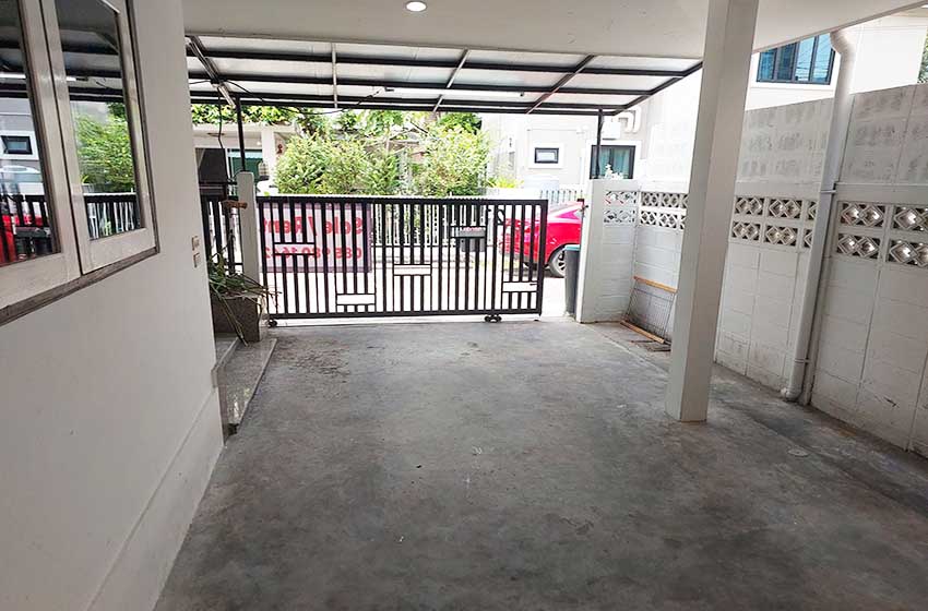 House in Pattanakarn 