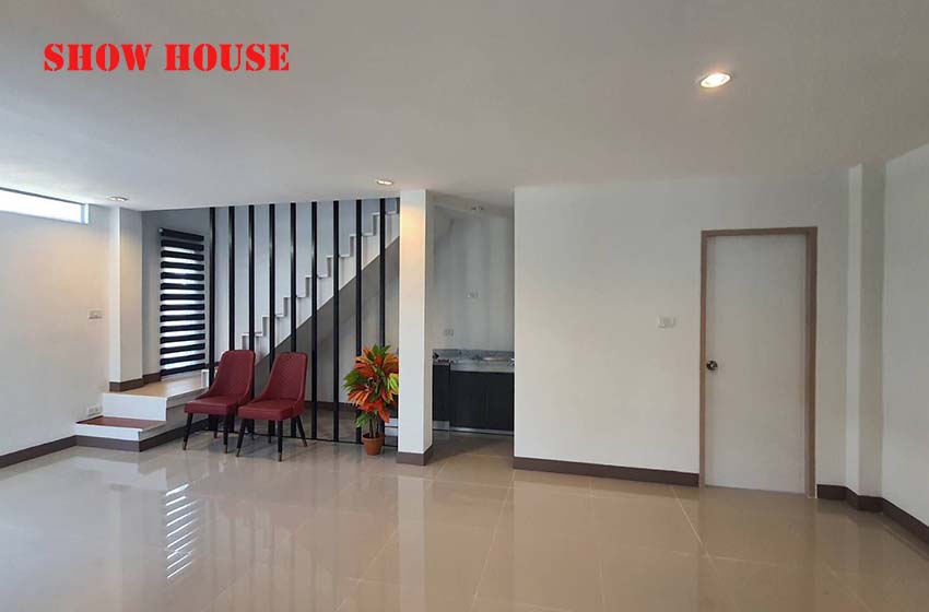 House in Srinakarin 