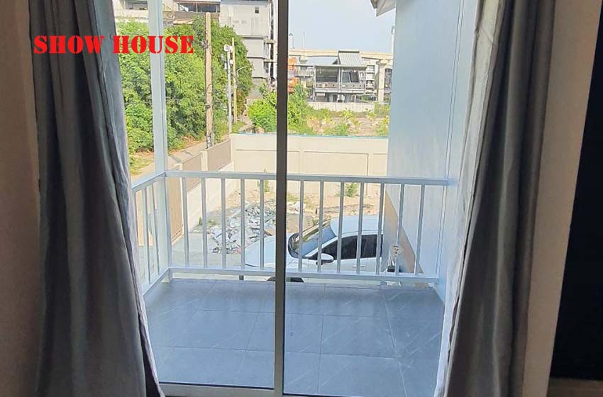 House in Srinakarin 