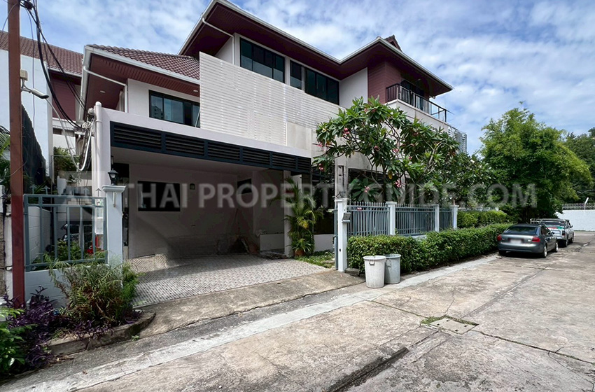 House in Sukhumvit