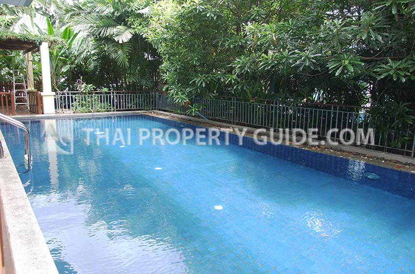 House with Private Pool in Chaengwattana (near Nichada Thani) 