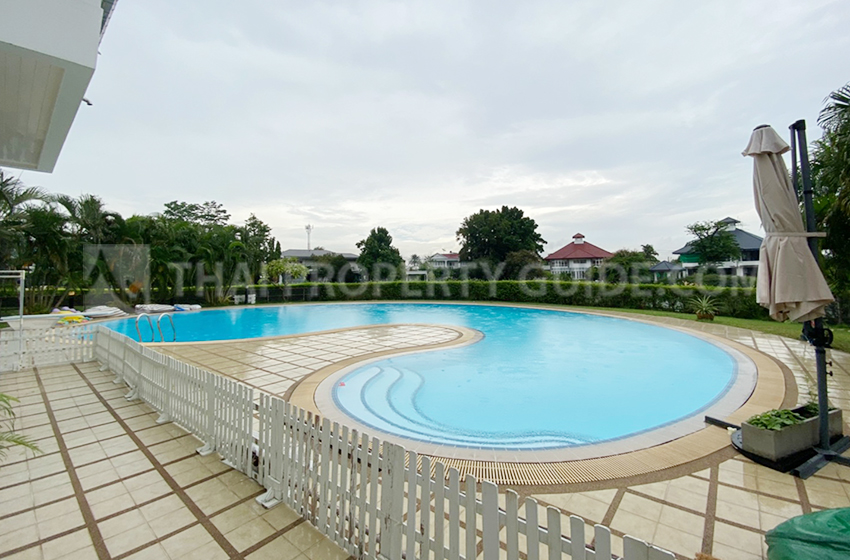 House with Private Pool in Bangnatrad 
