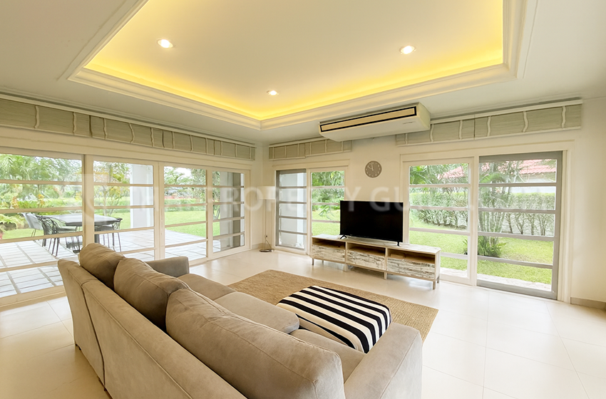 House with Private Pool in Bangnatrad 