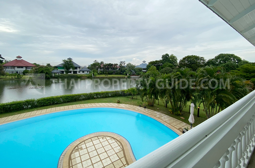 House with Private Pool in Bangnatrad 