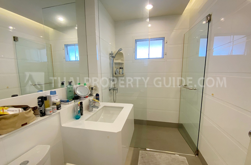 House with Private Pool in Bangnatrad 
