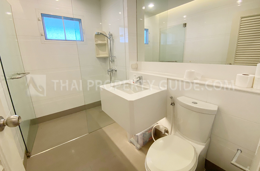 House with Private Pool in Bangnatrad 