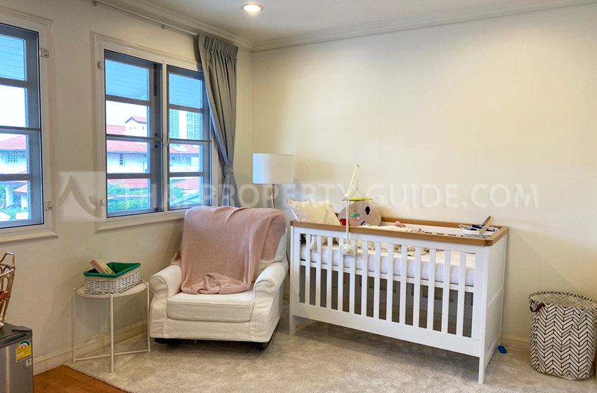 House with Private Pool in Bangnatrad 