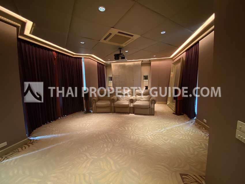 House with Private Pool in Bangnatrad 
