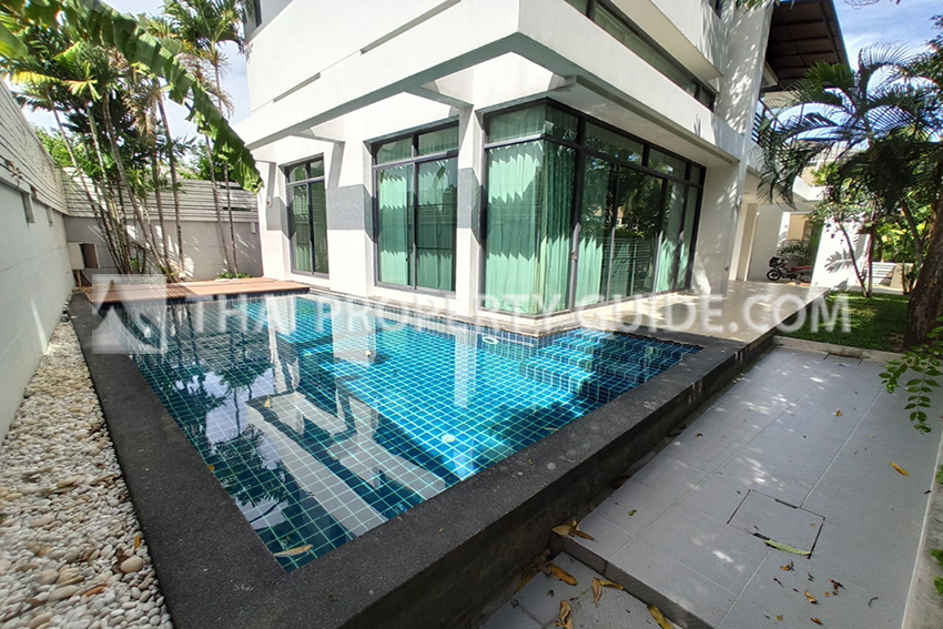 House with Private Pool in Chaengwattana (near Nichada Thani) 