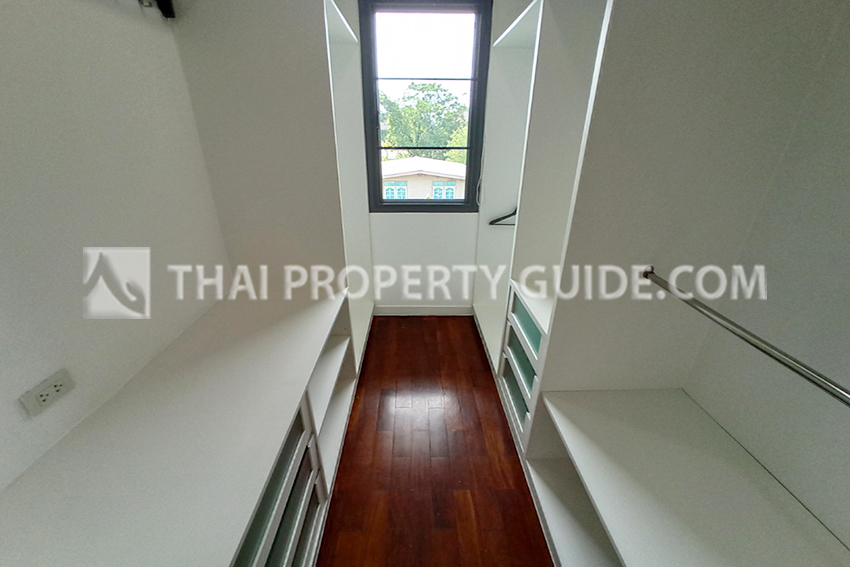 House with Private Pool in Chaengwattana (near Nichada Thani) 