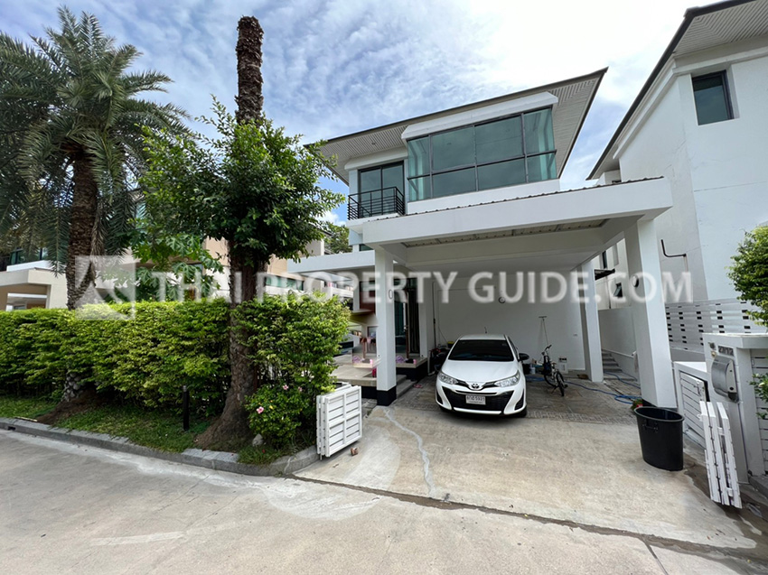 House with Private Pool for rent in Chaengwattana (near Nichada Thani)
