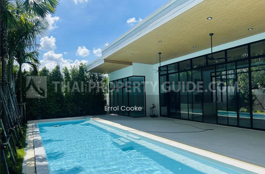 House with Private Pool for rent in Chaengwattana