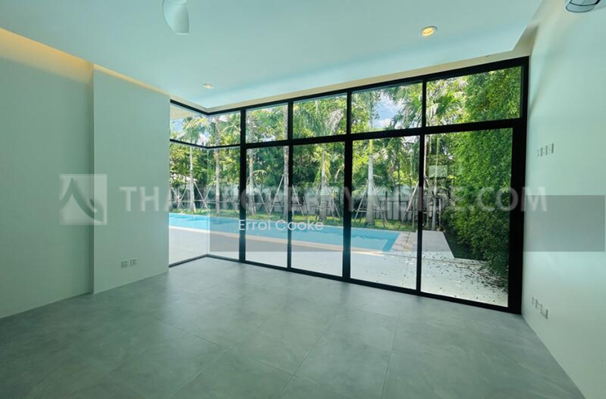 House with Private Pool in Chaengwattana 