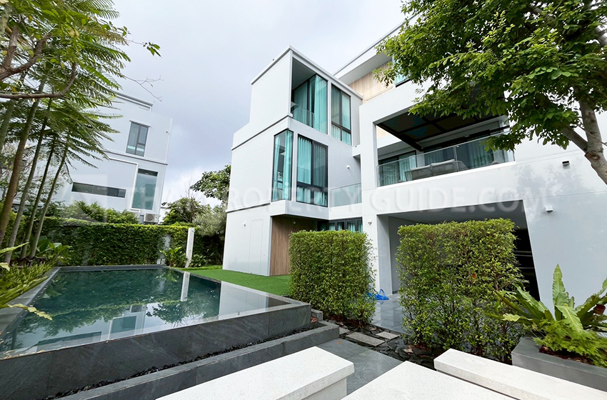 House with Private Pool in Krung Thep Kritha