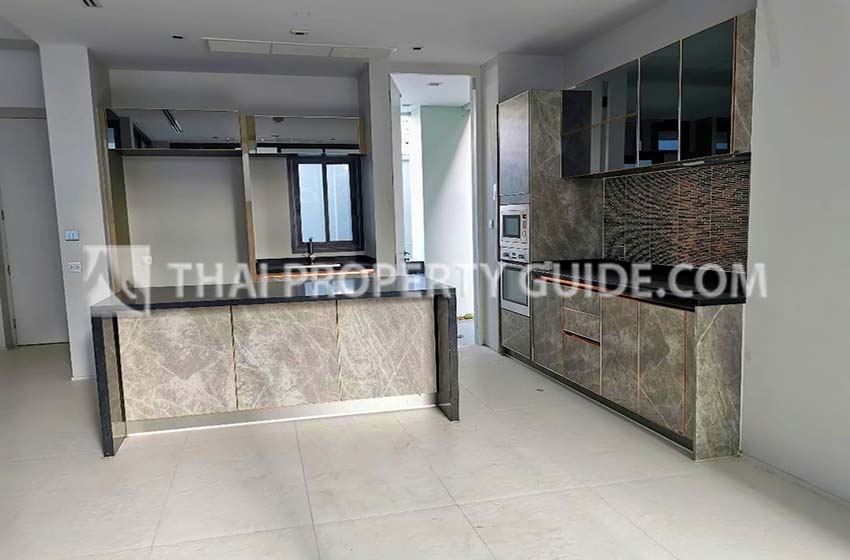 House with Private Pool in Lat Phrao 