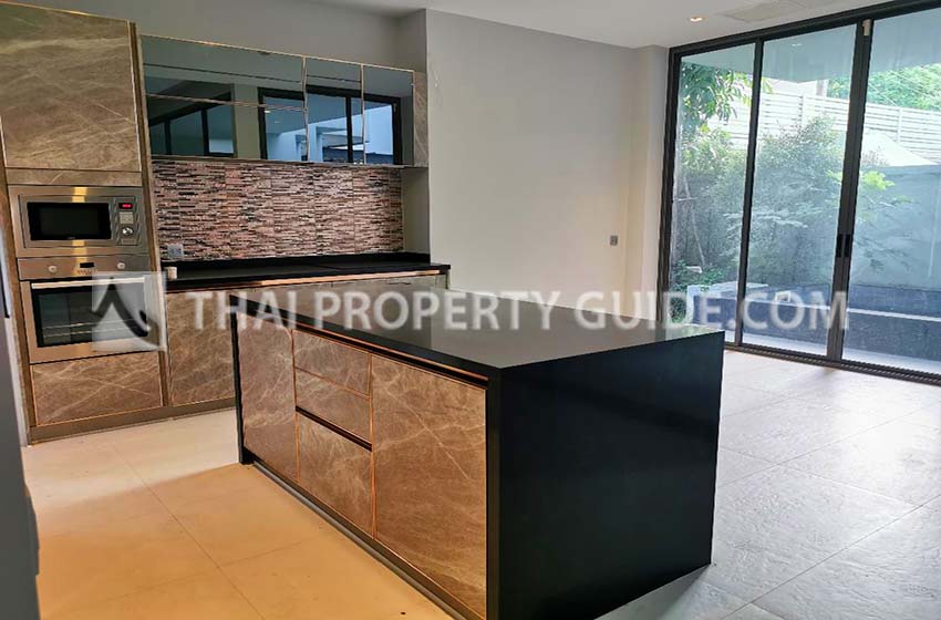 House with Private Pool in Lat Phrao 