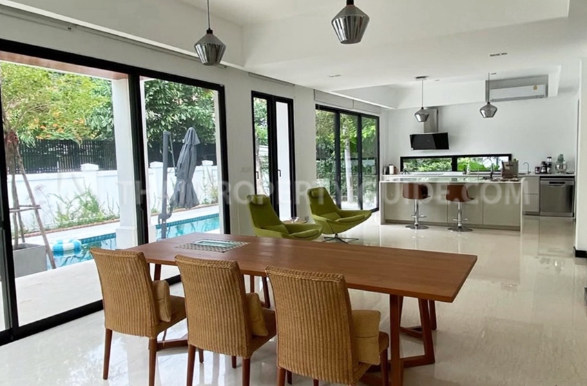 House with Private Pool in Nichada Thani 