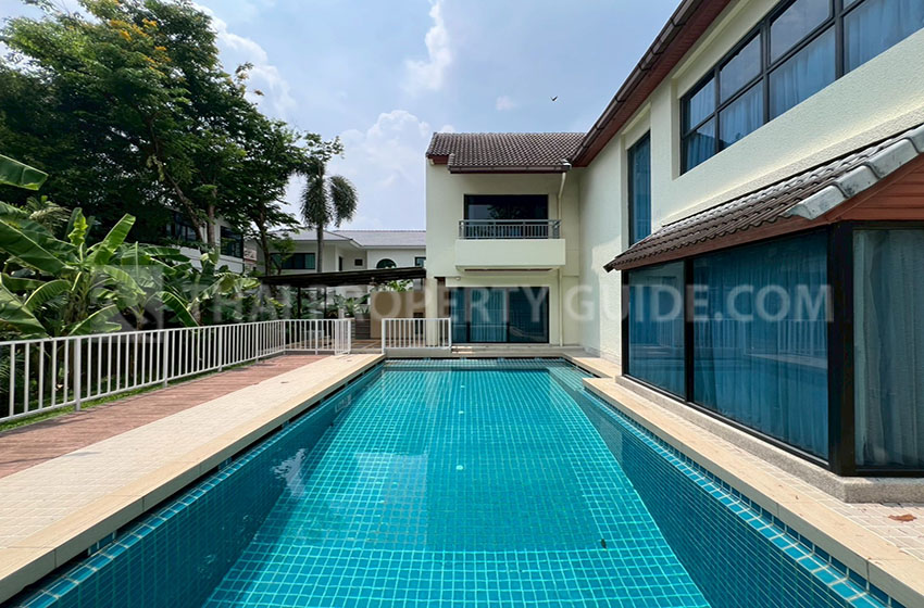 House with Private Pool in Nichada Thani 