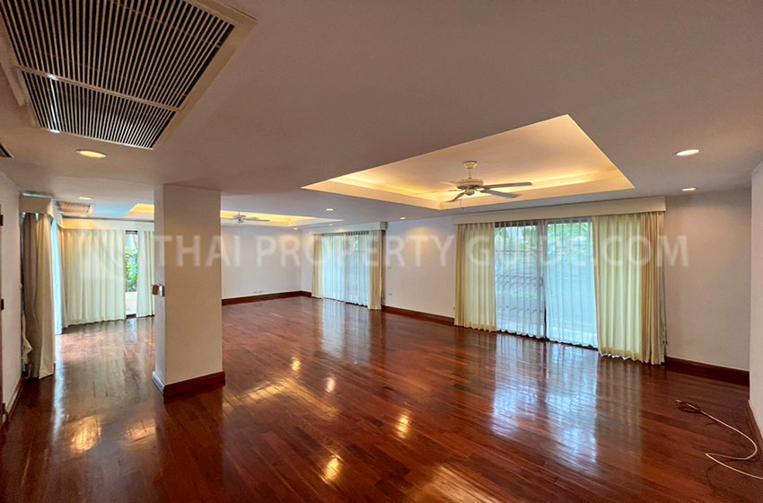 House with Private Pool in Nichada Thani 