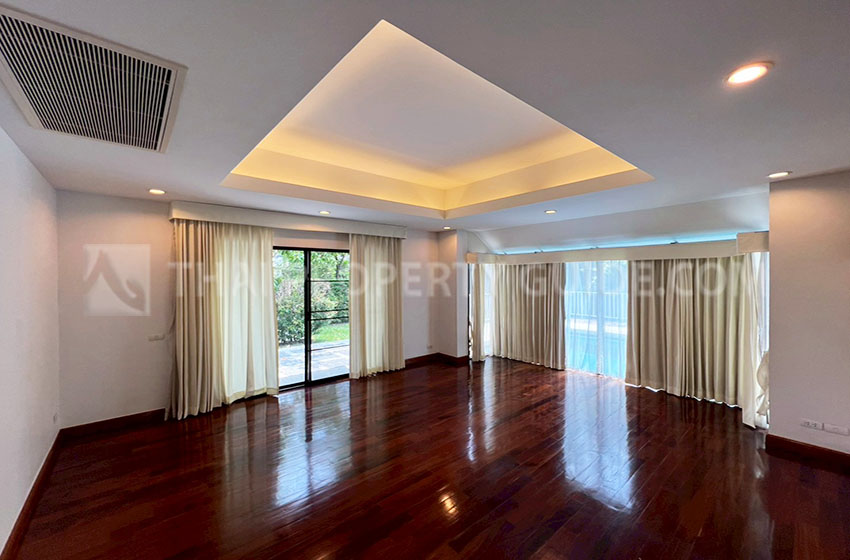 House with Private Pool in Nichada Thani 