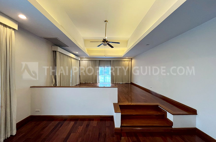 House with Private Pool in Nichada Thani 