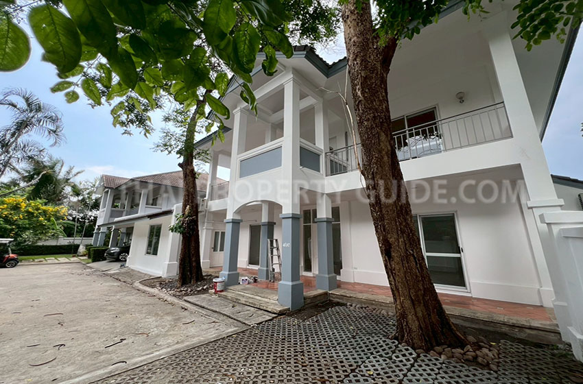 House with Private Pool in Nichada Thani 