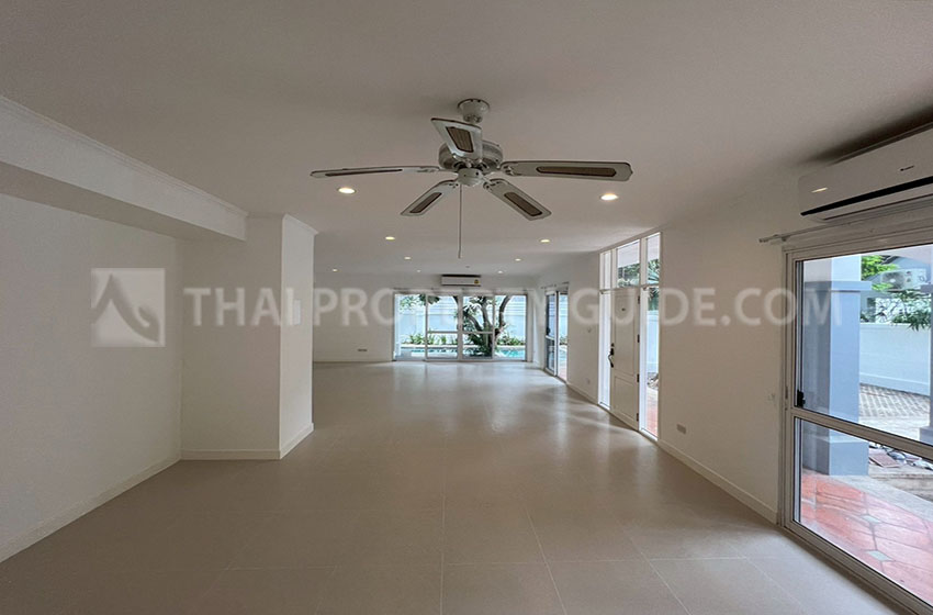 House with Private Pool in Nichada Thani 