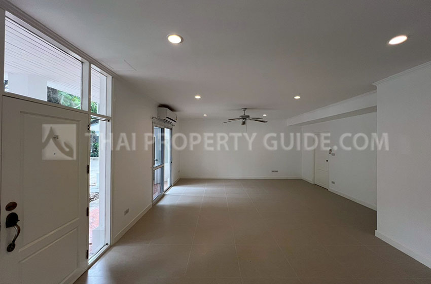 House with Private Pool in Nichada Thani 