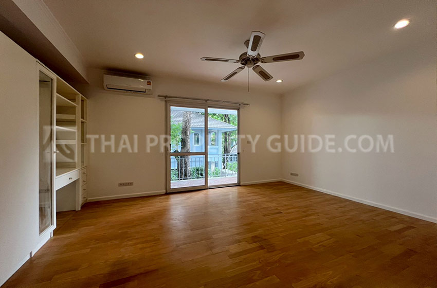 House with Private Pool in Nichada Thani 