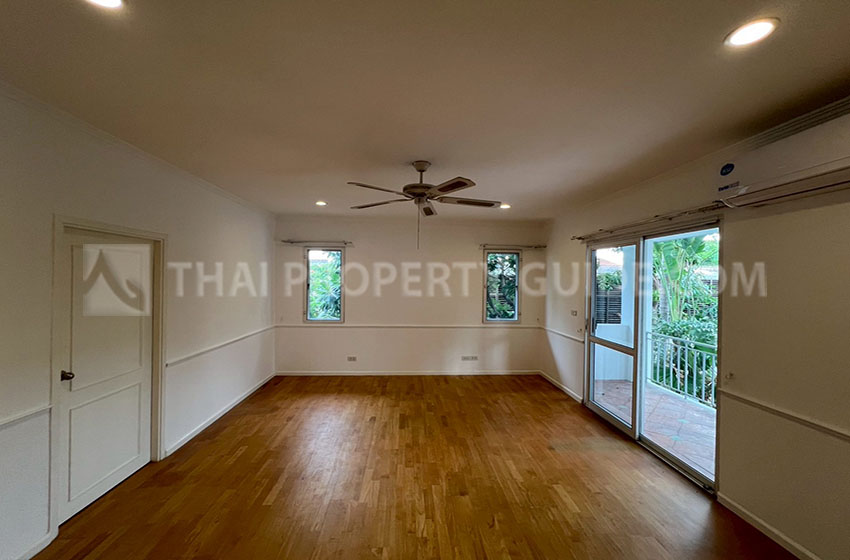House with Private Pool in Nichada Thani 