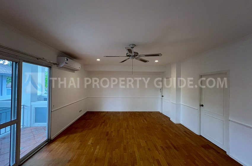 House with Private Pool in Nichada Thani 
