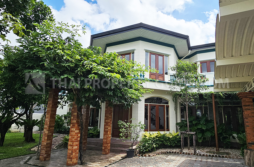 House with Private Pool for rent in Nichada Thani