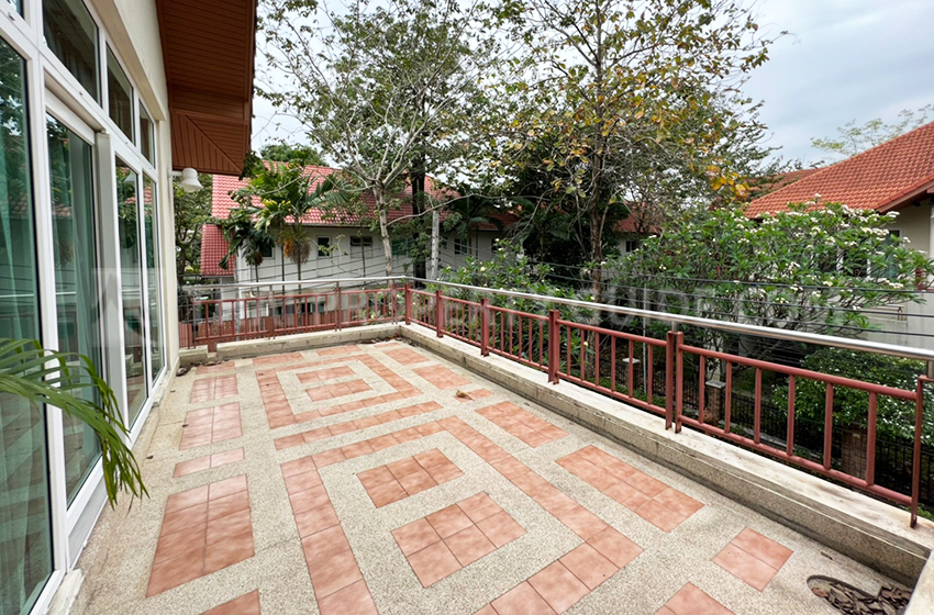 House with Private Pool in Nichada Thani 
