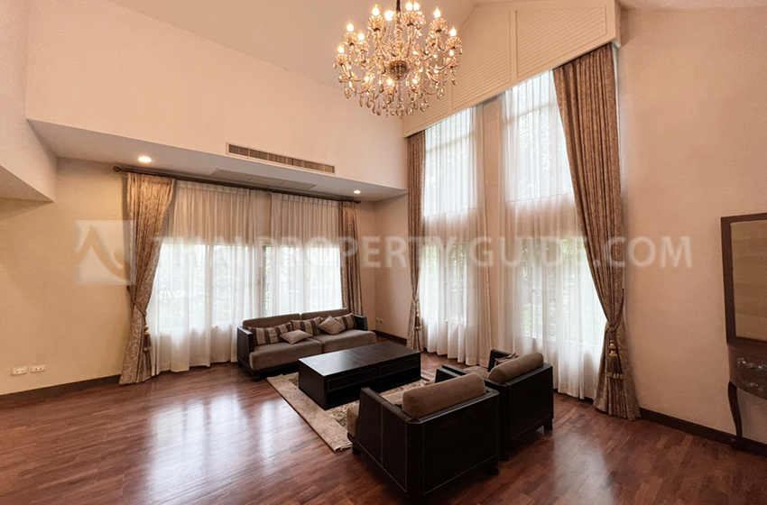 House with Private Pool in Nichada Thani 