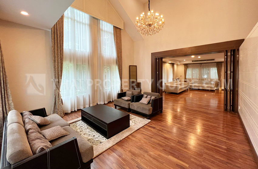 House with Private Pool in Nichada Thani 