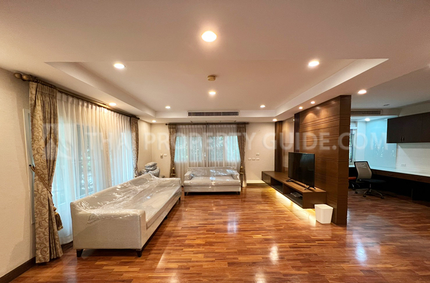 House with Private Pool in Nichada Thani 