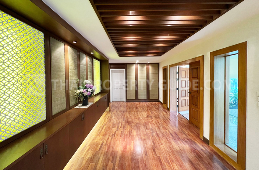 House with Private Pool in Nichada Thani 