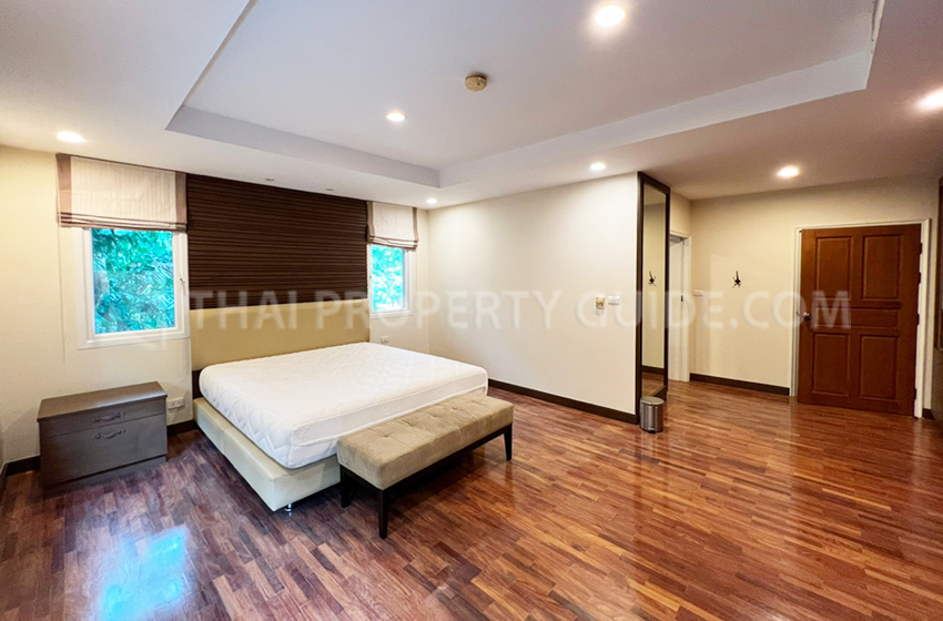 House with Private Pool in Nichada Thani 