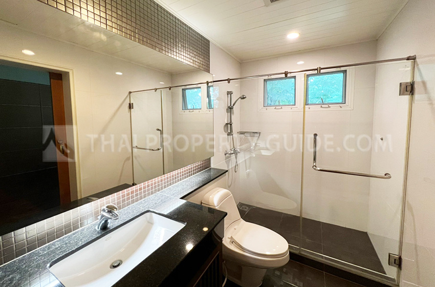 House with Private Pool in Nichada Thani 