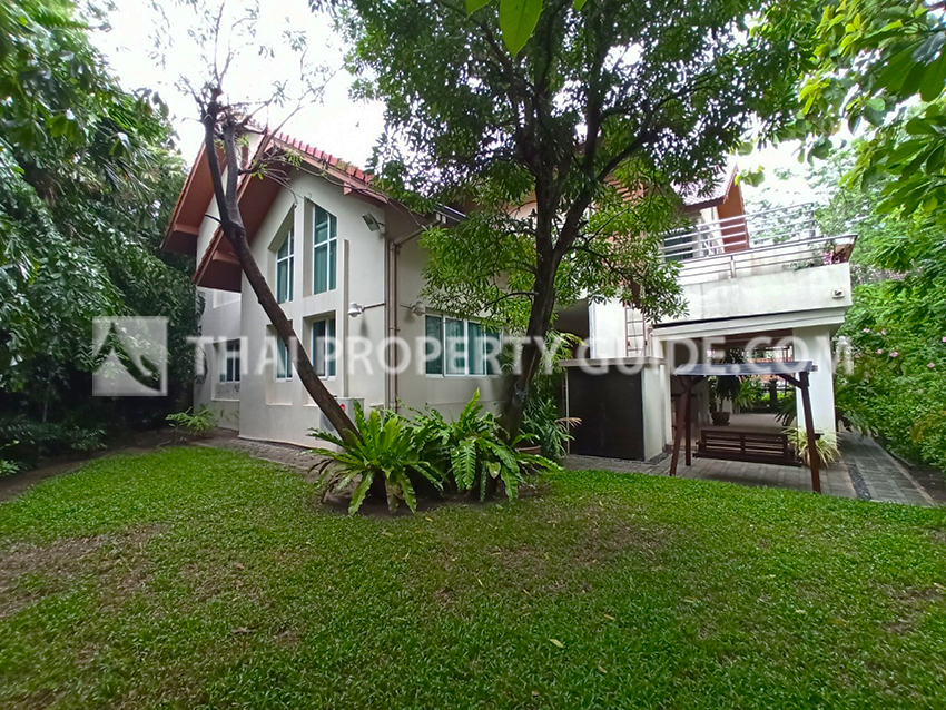 House with Private Pool in Nichada Thani 