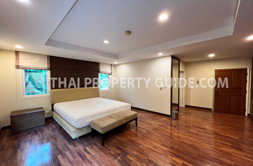 House with Private Pool in Nichada Thani 