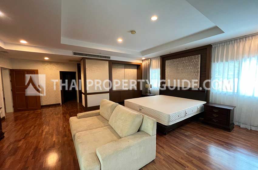 House with Private Pool in Nichada Thani 