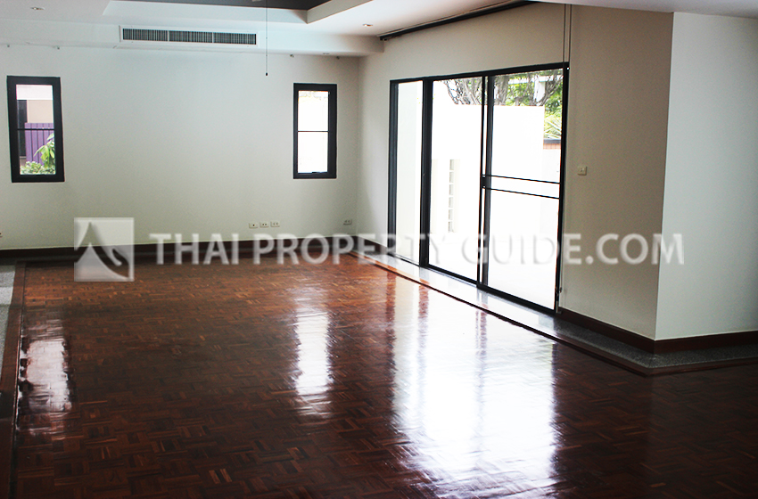 House with Private Pool in Nichada Thani 