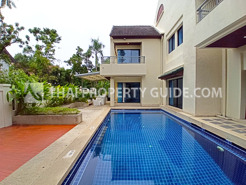 House with Private Pool in Nichada Thani 