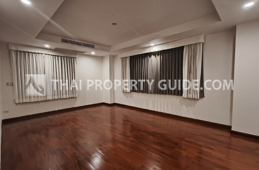 House with Private Pool in Nichada Thani 