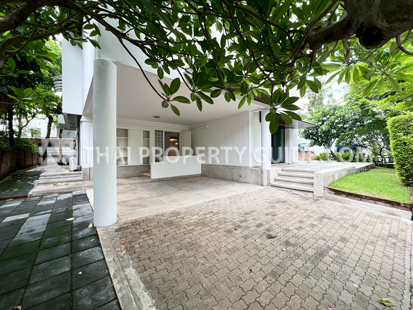 House with Private Pool in Nichada Thani 